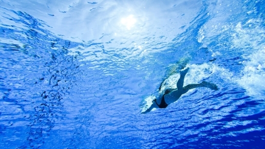 Image for Schwimmen mit frischen Ohrlöchern - ja oder nein?