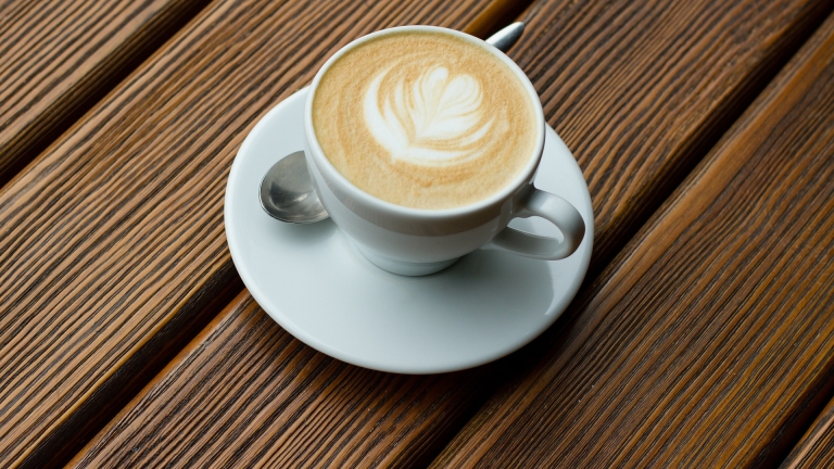 Von Zubereitung bis Geschmack: Wie gut sind Cappuccino und Espresso aus dem Kaffeevollautomaten? Die Stiftung Warentest hat zwölf Maschinen unter die Lupe genommen.